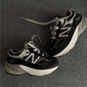 Toddler sz 5 sneakers